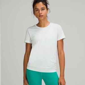 Lululemon Swiftly Breathe Short Sleeve sz 6